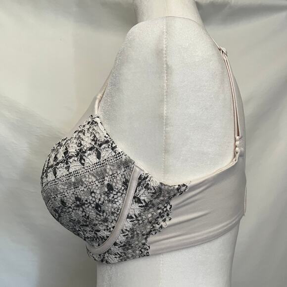 Victoria Secret Body by Victoria Bra Size 34DDD Lined Demi Double Cream Lace - Picture 3 of 16